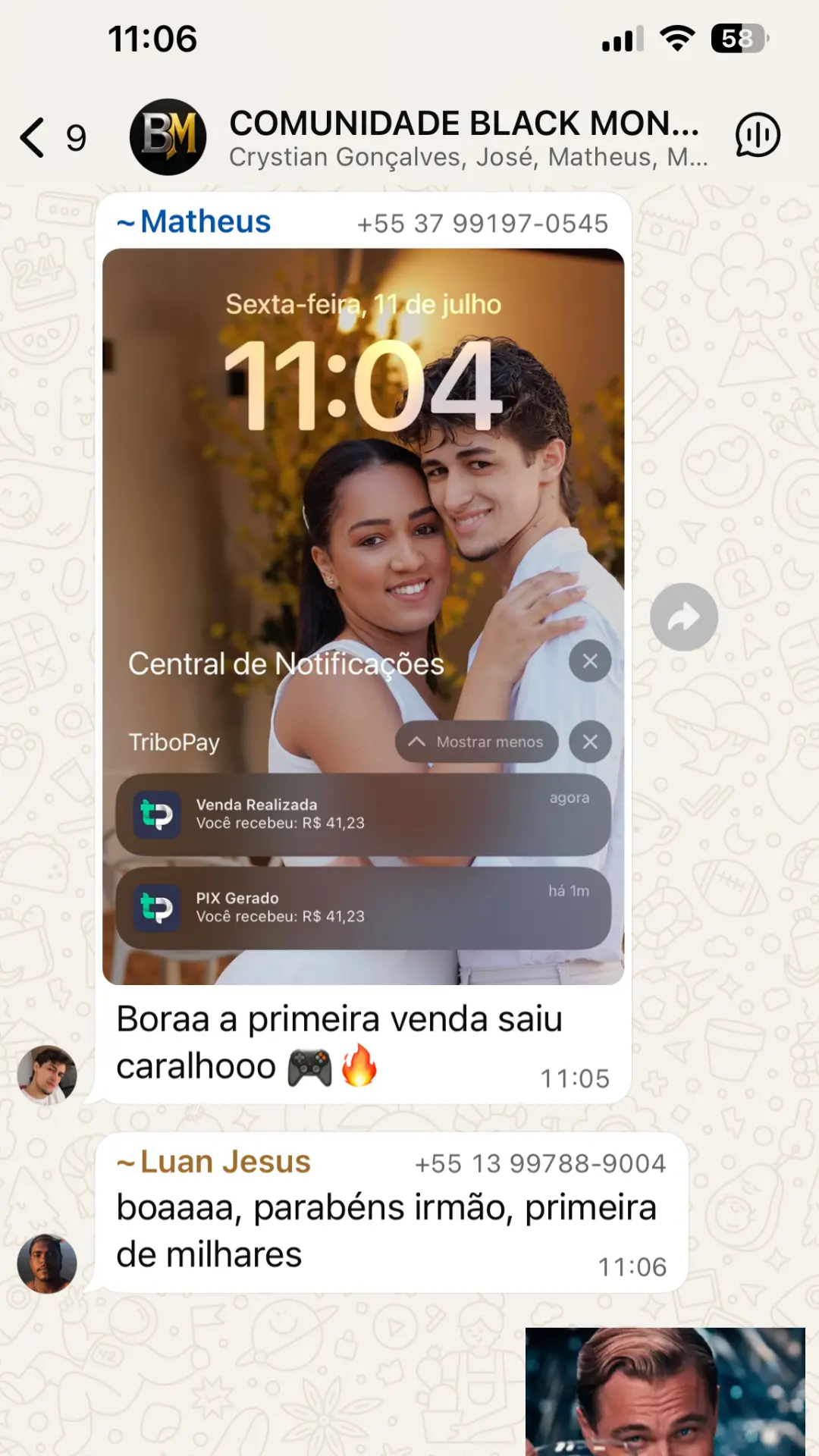 Aluno comemorando a primeira venda